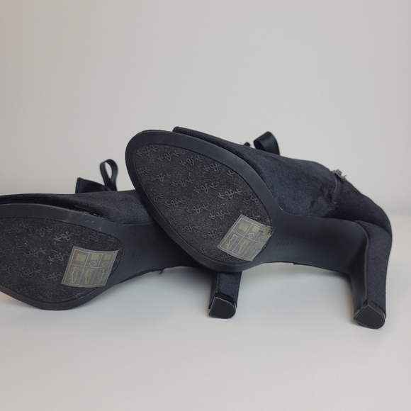 Black velvet heel satin laces coquette nwot - Picture 6 of 13